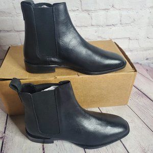 ASOS Design April Leather Chelsea Boots in Black